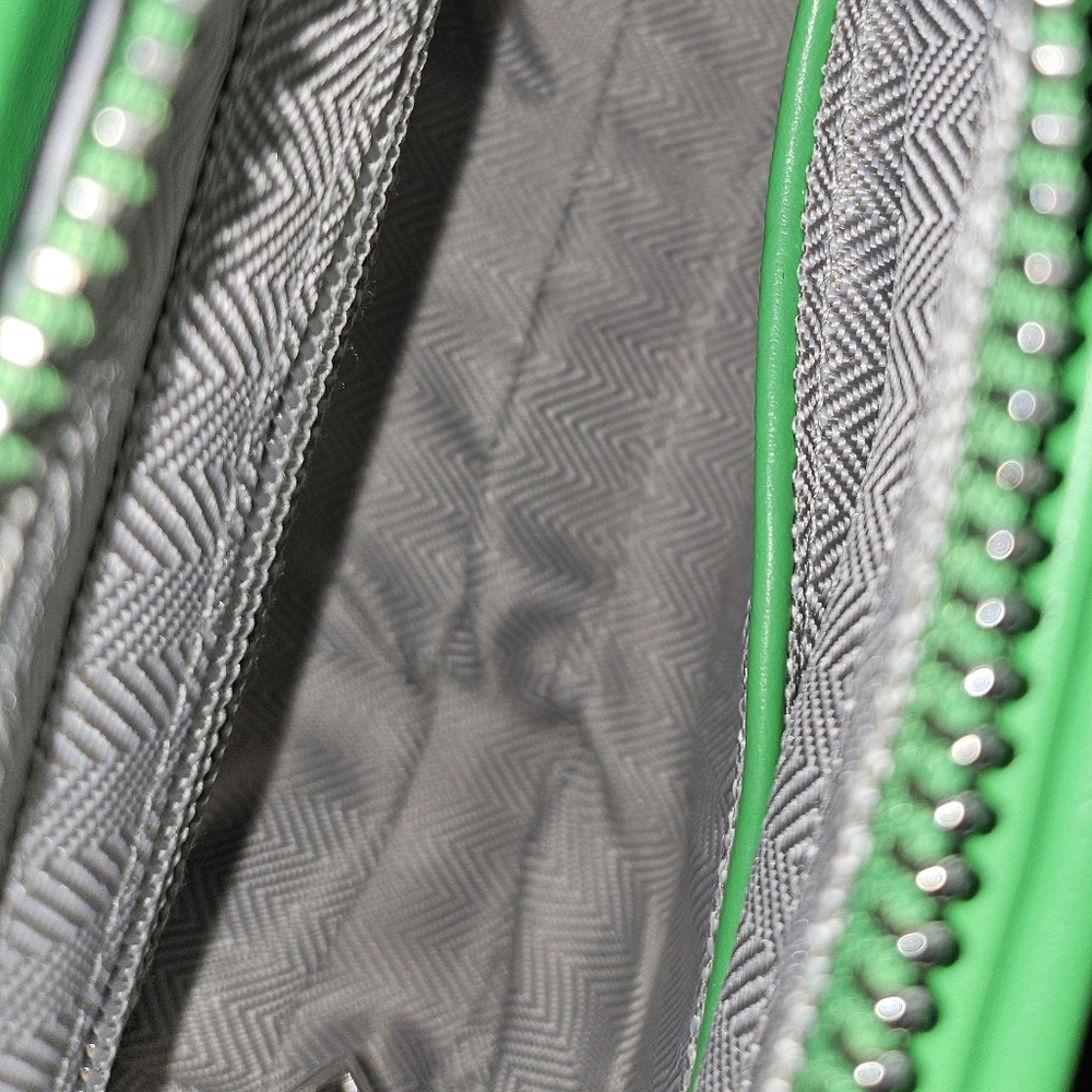 NWT Cute little green bag - Picture 6 of 6
